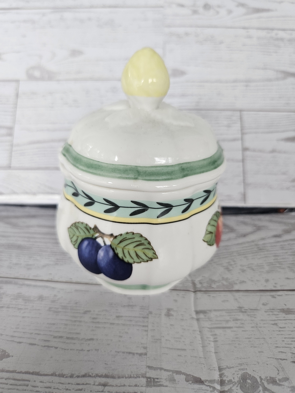 Fruit Motif Ceramic Sugar Bowl with Lid Villeroy &Boch
